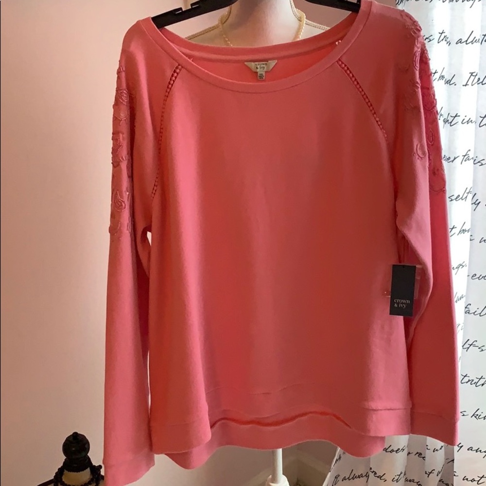 NWT Crown & Ivy Pink Sparkle Sleeves Sweatshirt 🎀